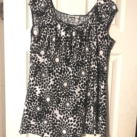 Dressy top - Picture 1 of 3